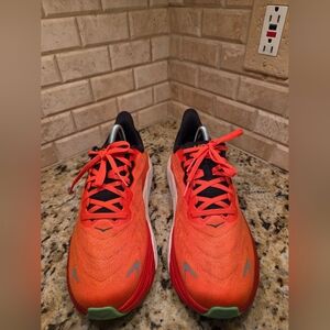 Hoka One One Arahi 6 Men 9.5/Women 11 Flame Black Colorway